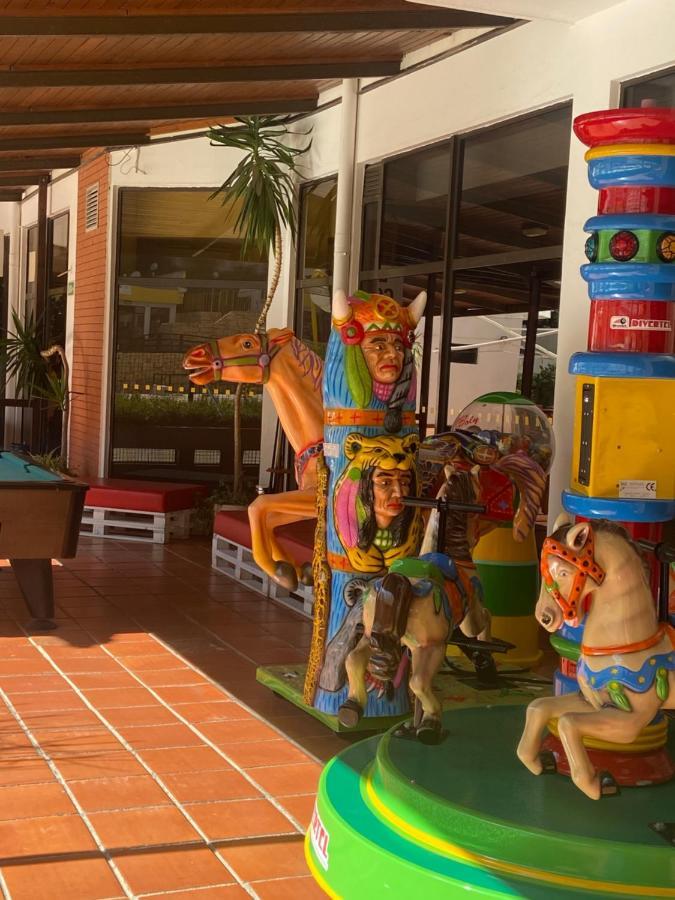 Mariacast Clube Da Praia Da Rocha Portimão Kültér fotó